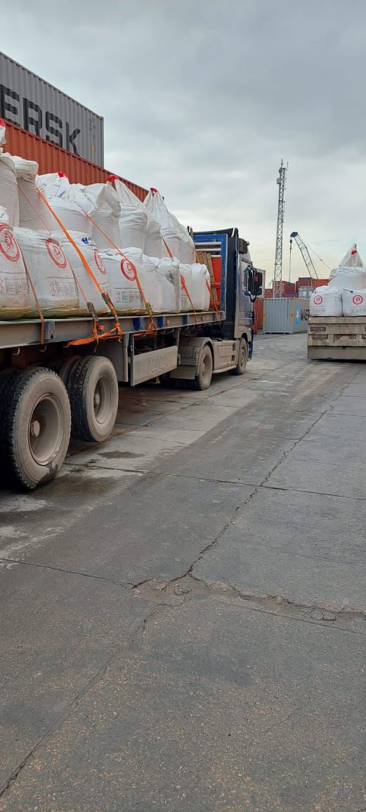 Cargo hold with bulk materials